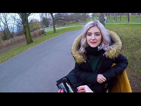 ❤️ Swallows cum panas muhrim pikeun duit - blowjob di taman ku Eva Elfie ❤️❌ porno super di urang